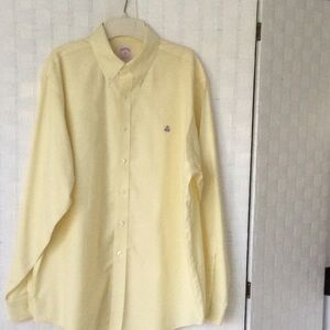 Brookes  Brothers Mens Shirt size L long sleeves button down yellow.   #308